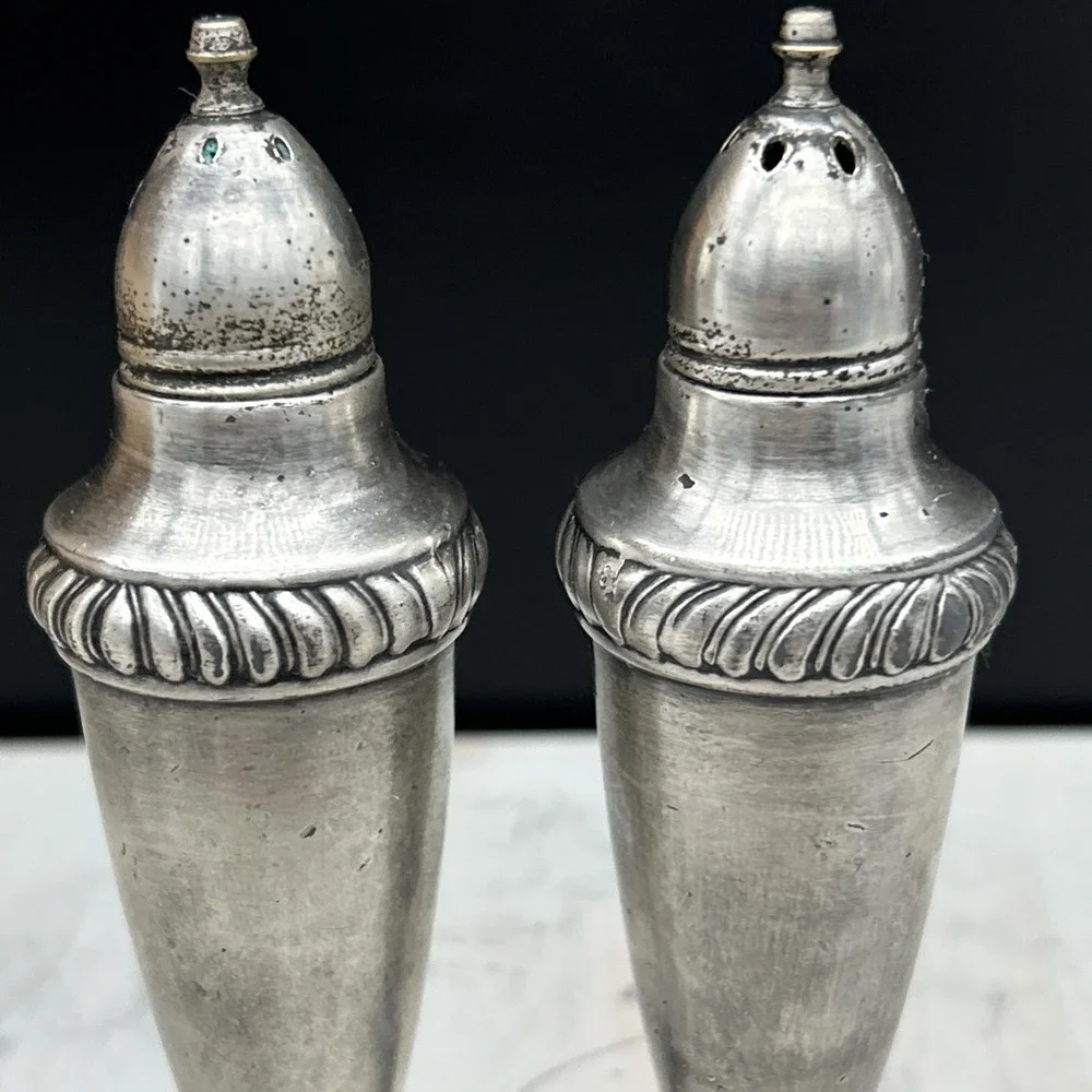 Vintage W.B. Mfg. Co. #3124 Salt & Pepper Set